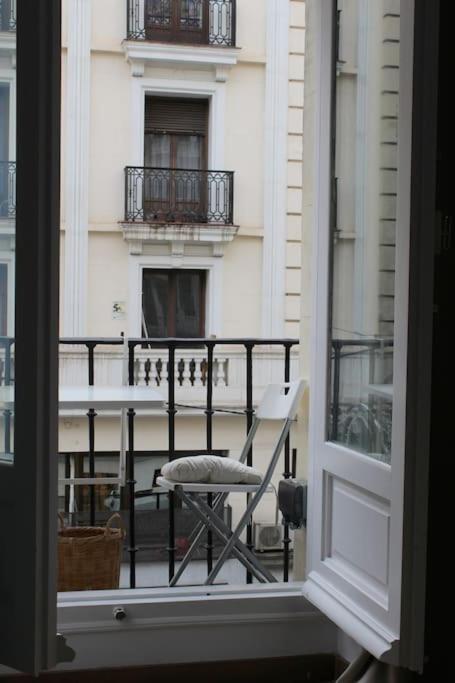 Precioso Junto A Sol, Madrid